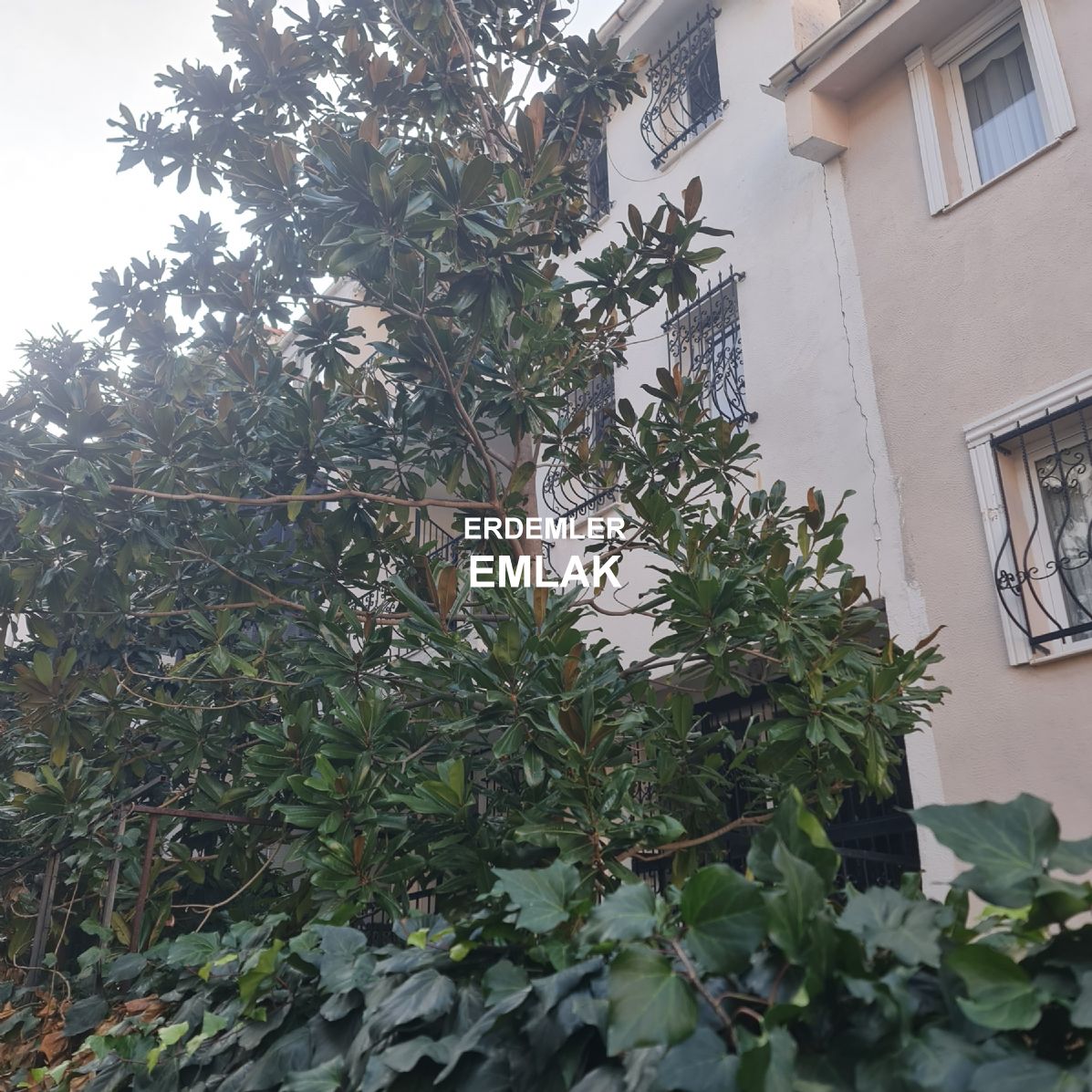 ERDEMLERDEN SARAYKENT 6 DA MUSTAKİL BAHÇELI 4 ODA 1 SALON DAİRE