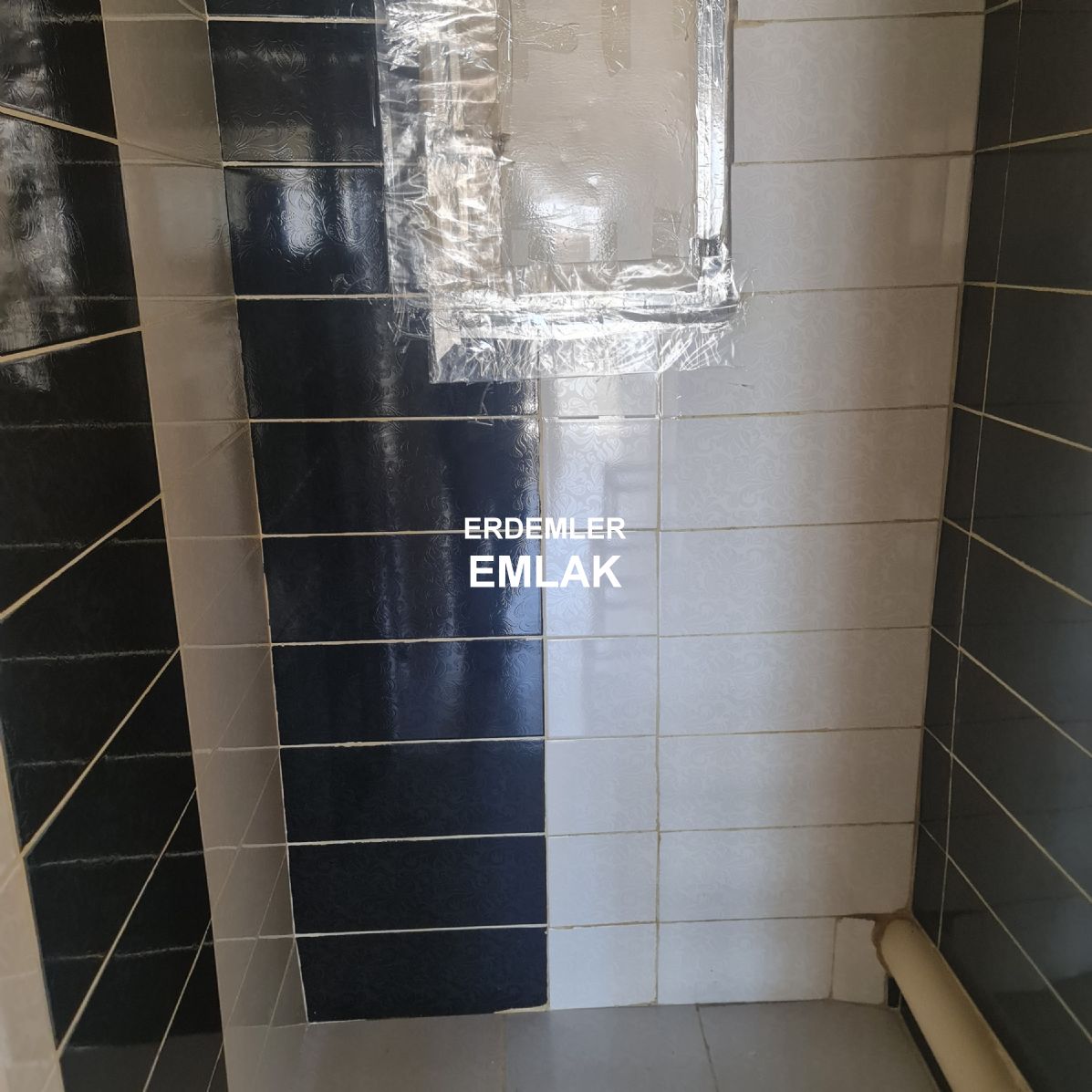 ERDEMLERDEN EVKA 3 DE GİRİŞ KAT 1 ODA 1 SALON ERDEMLERDEN EVKA 3 DE GİRİŞ KAT 1 ODA 1 SALON