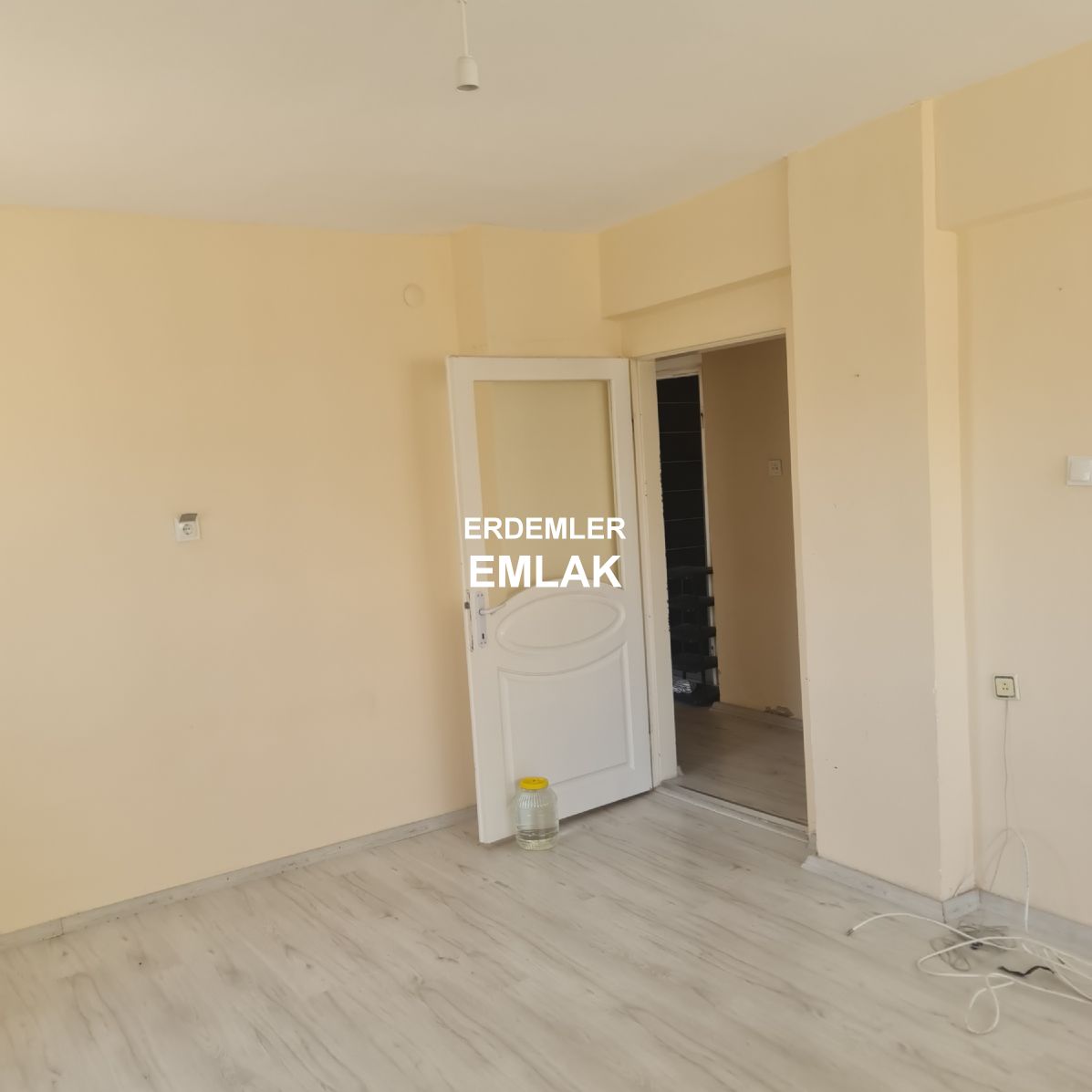 ERDEMLERDEN EVKA 3 DE GİRİŞ KAT 1 ODA 1 SALON ERDEMLERDEN EVKA 3 DE GİRİŞ KAT 1 ODA 1 SALON