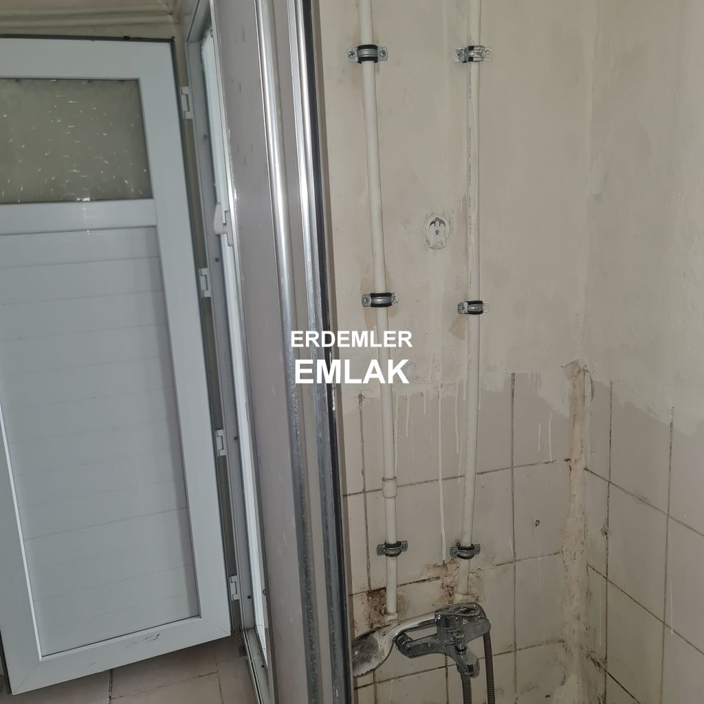 ERDEMLERDEN SARAYKENT 6 DA MUSTAKİL BAHÇELI 4 ODA 1 SALON DAİRE