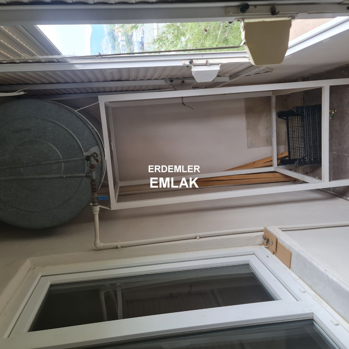 ERDEMLERDEN EVKA 3 MERKEZİNDE MANZARALI BAKIMLI ARA KAT DAİRE
