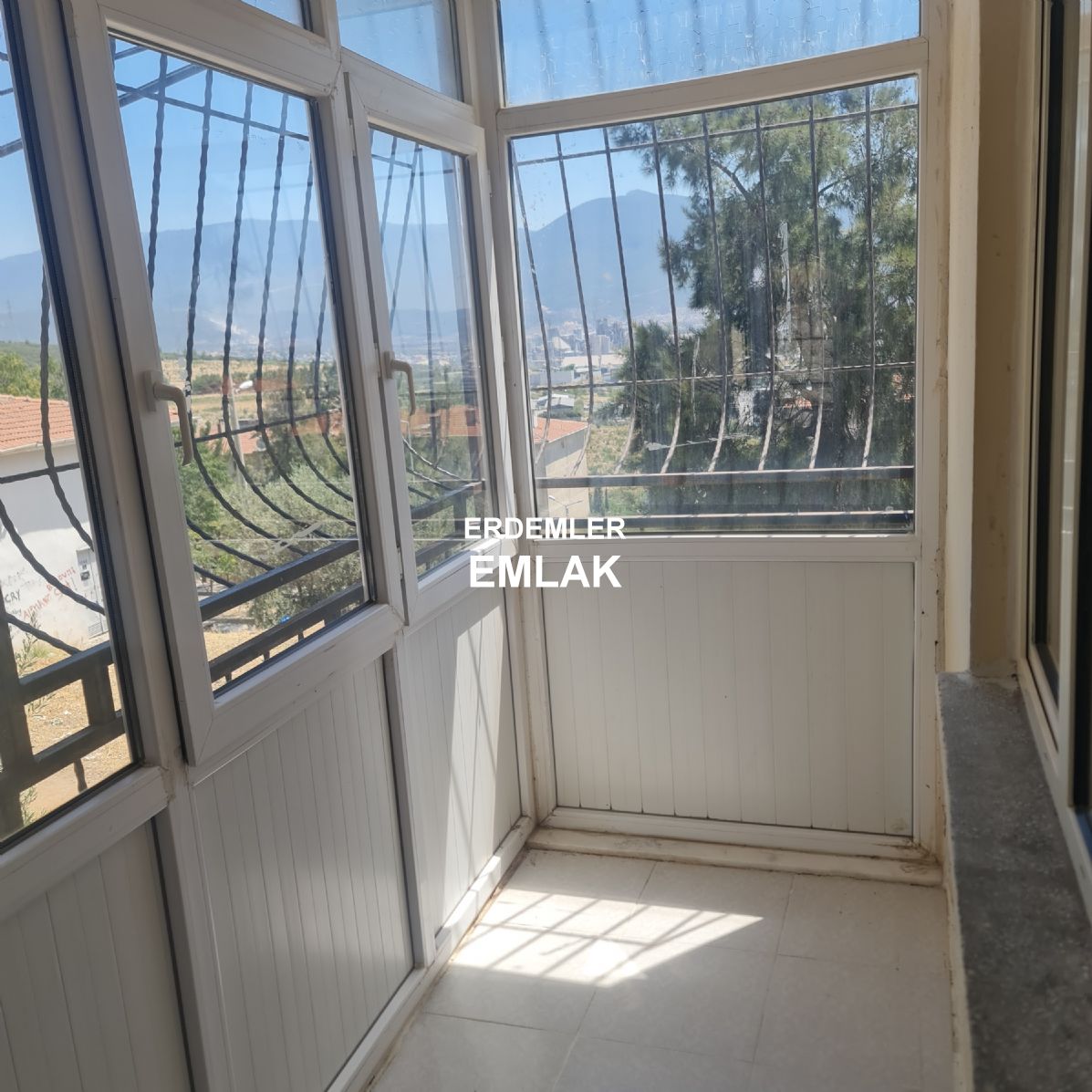 ERDEMLERDEN EVKA 3 DE GİRİŞ KAT 1 ODA 1 SALON ERDEMLERDEN EVKA 3 DE GİRİŞ KAT 1 ODA 1 SALON