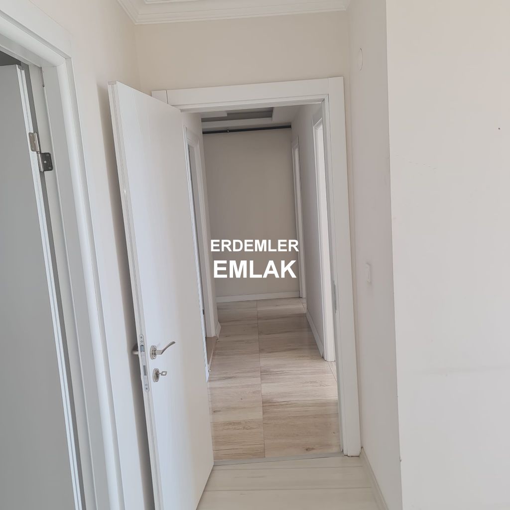 ERDEMLERDEN BAYRAKLI GÜMÜŞPALADA DENİZ MANZARLI ASNSÖRLÜ 2+1