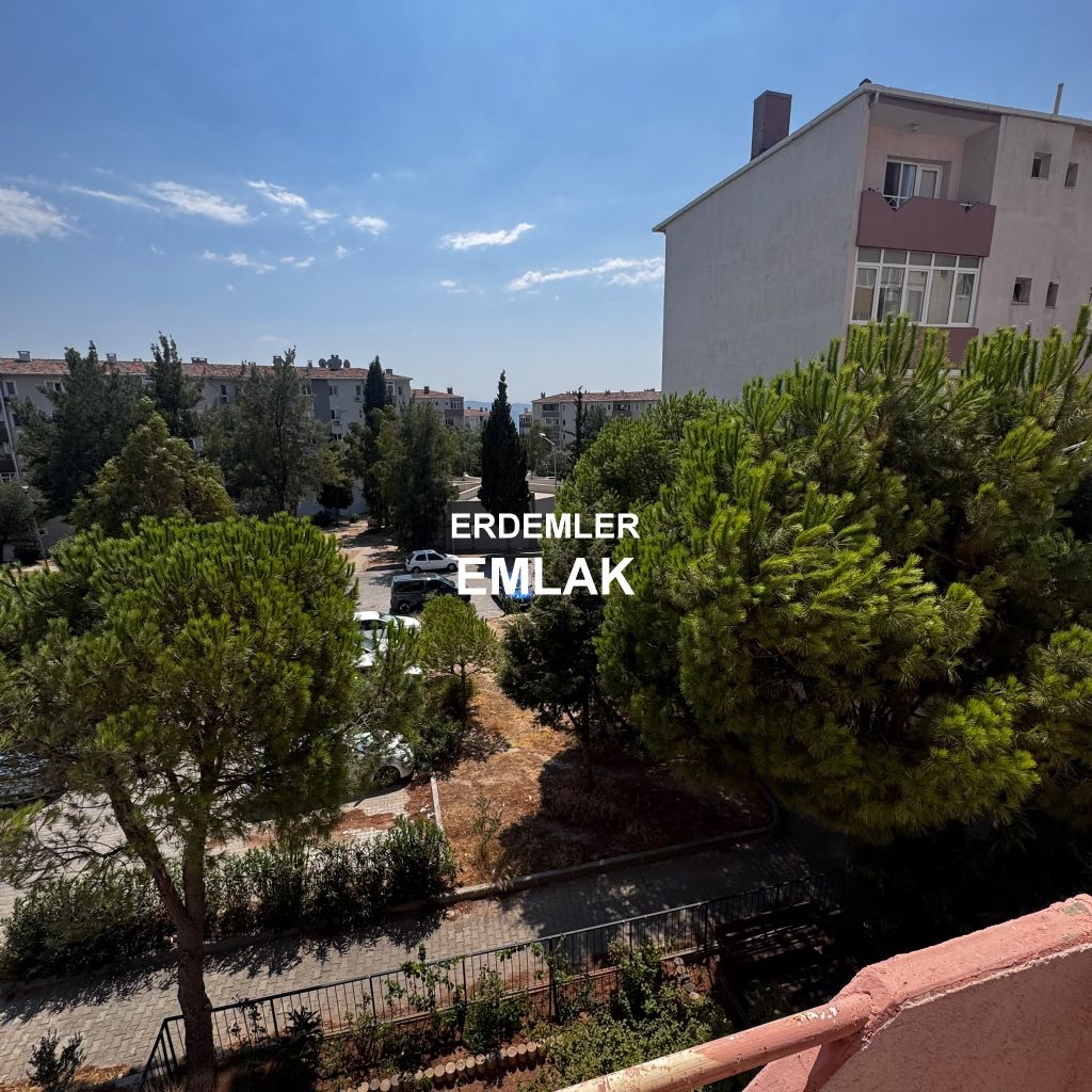 ERDEMLERDEN EVKA 3 ÜN MERKEZİNDE ARA KAT BAKIMLI MANZARALI