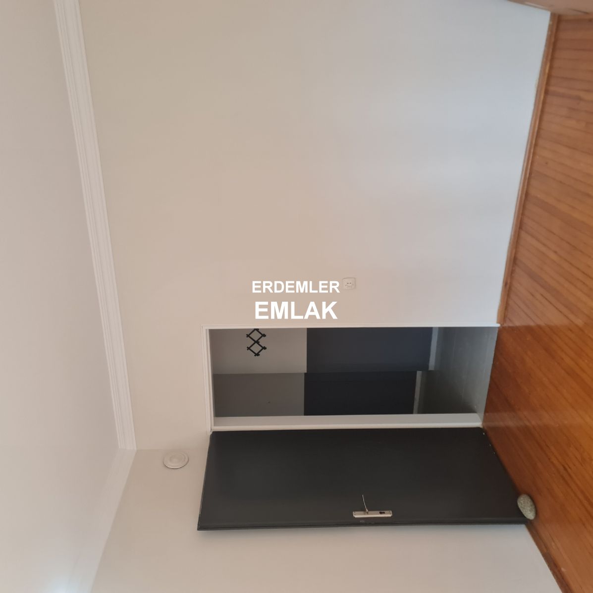 ERDEMLERDEN EVKA 3 MERKEZİNDE MANZARALI BAKIMLI ARA KAT DAİRE