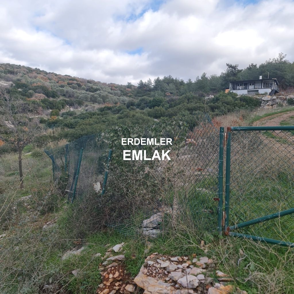 ERDEMLERDEN BORNOVA KAYADİBİNDE KÖŞE PARSEL KUPON TARLA