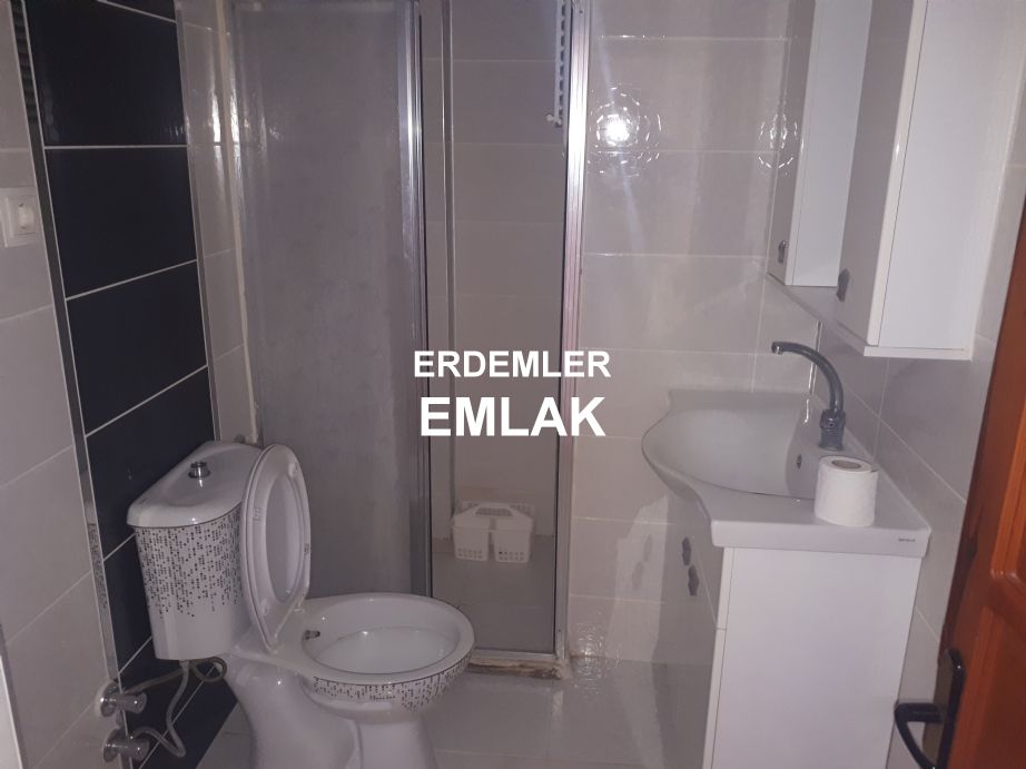 ERDEMLERDEN KARŞIYAKA ŞEMİKLERDE ORDU BULVARINDA ARA KAT DAİRE ERDEMLERDEN KARŞIYAKA ŞEMİKLERDE ORDU BULVARINDA ARA KAT DAİRE