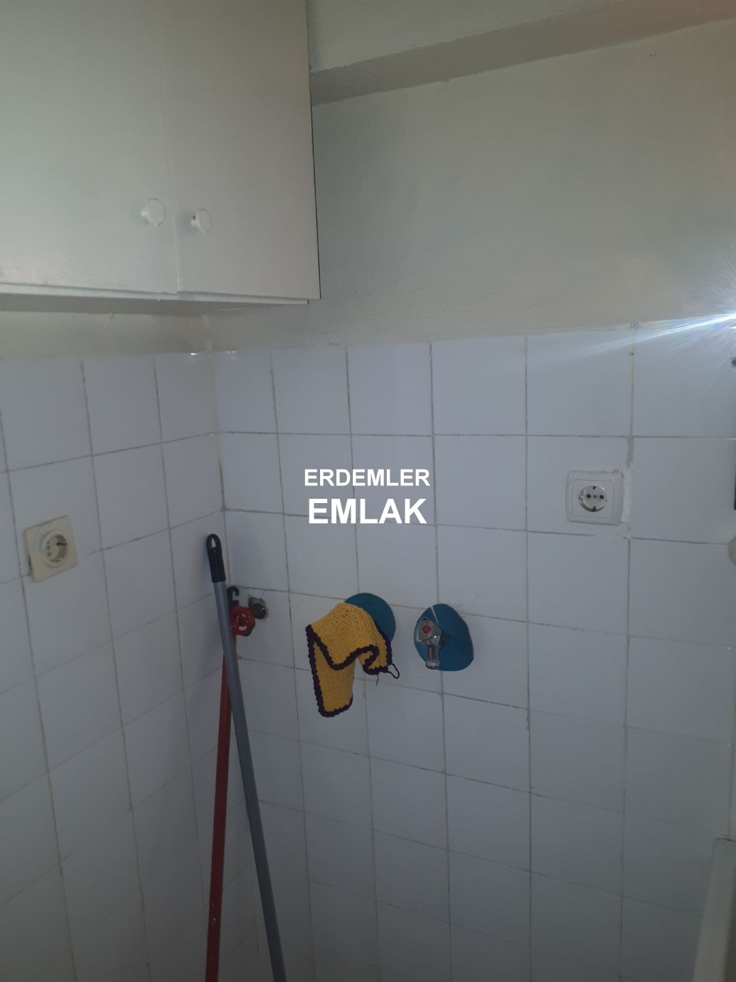 ERDEMLERDEN EVKA 3 MERKEZİNDE MANZARALI BAKIMLI PANJURLU DAİRE