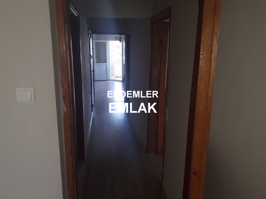 ERDEMLERDEN KARŞIYAKA ŞEMİKLERDE ORDU BULVARINDA ARA KAT DAİRE ERDEMLERDEN KARŞIYAKA ŞEMİKLERDE ORDU BULVARINDA ARA KAT DAİRE