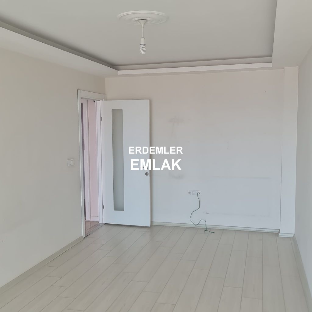 ERDEMLERDEN BAYRAKLI GÜMÜŞPALADA DENİZ MANZARLI ASNSÖRLÜ 2+1