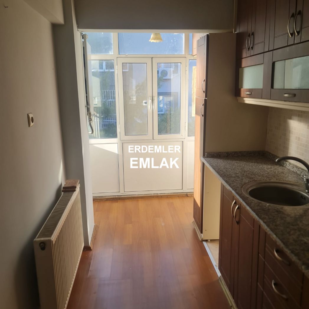 ERDEMLERDEN EVKA 3 DE SATILIK DAİRE MANZARALI BAKIMLI