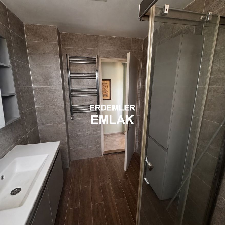 ERDEMLERDEN EVKA 3 ÜN MERKEZİNDE ARA KAT BAKIMLI MANZARALI