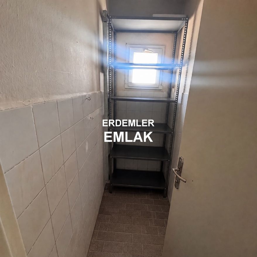 ERDEMLERDEN EVKA 3 ÜN MERKEZİNDE ARA KAT BAKIMLI MANZARALI