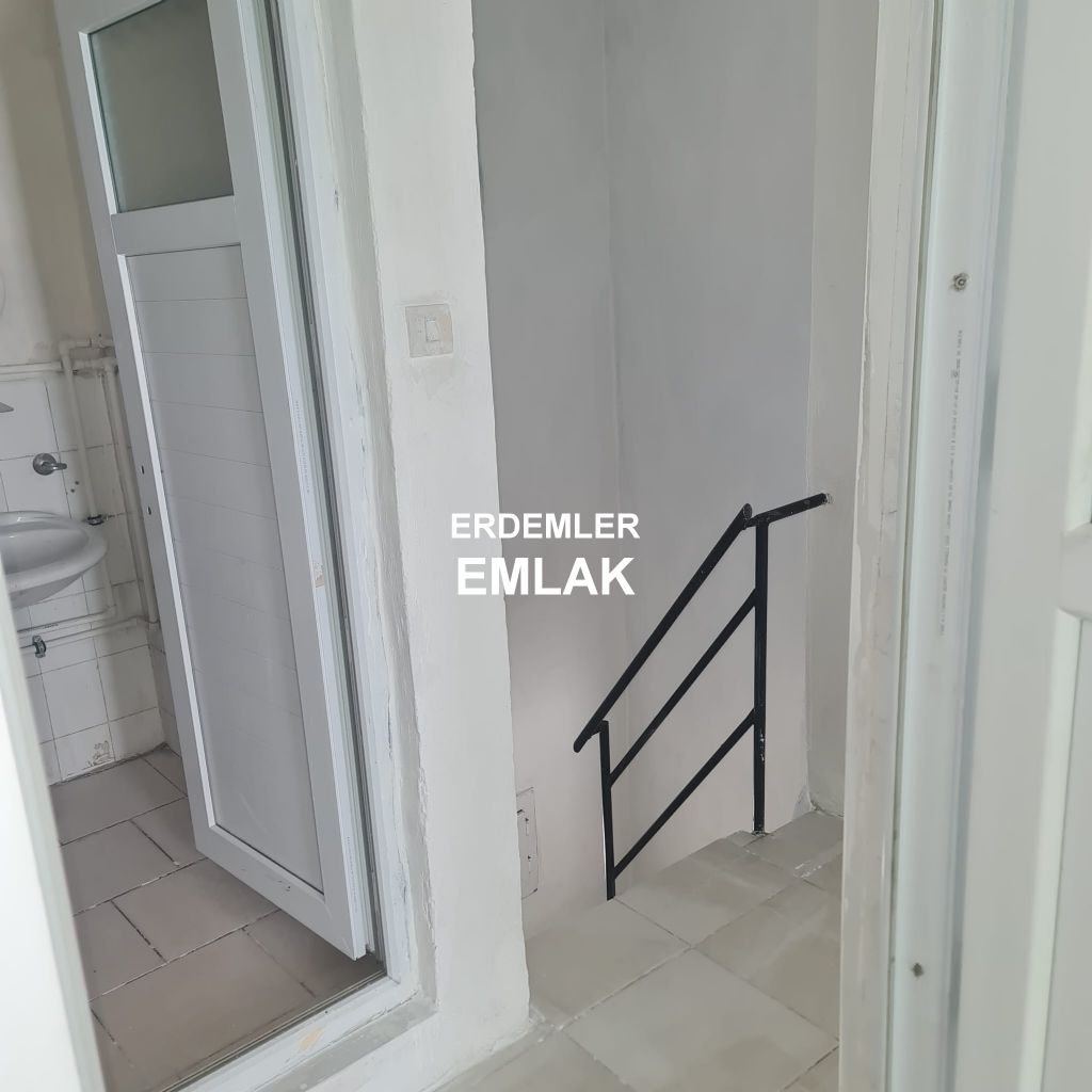 ERDEMLERDEN SARAYKENT 6 DA MUSTAKİL BAHÇELI 4 ODA 1 SALON DAİRE
