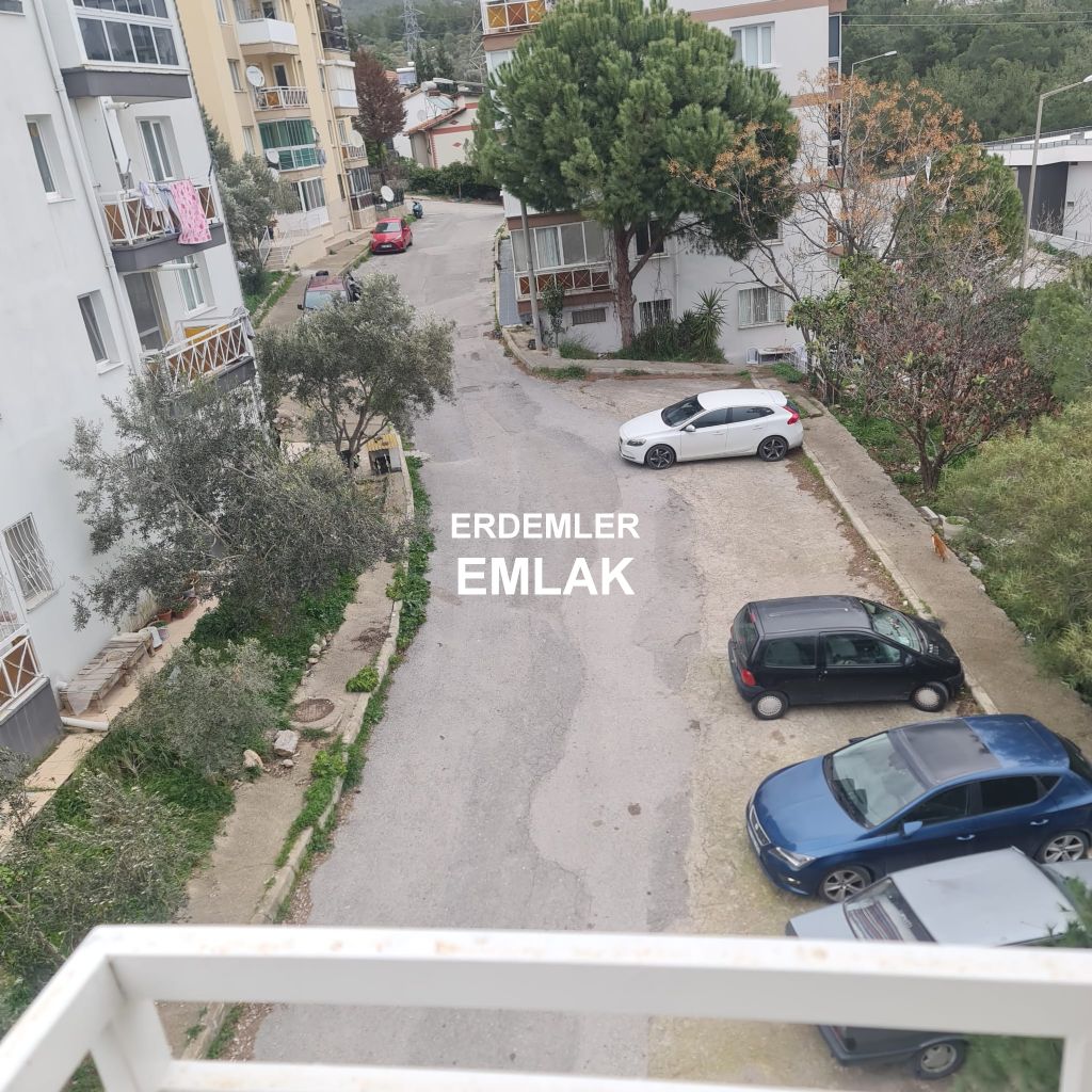 ERDEMLERDEN İZYUVADA 3+1 MAKRO SENTİRE YAKIN NECMİYE BİLGİN İLKÖGRETİM OKULUNUN ALTINDA