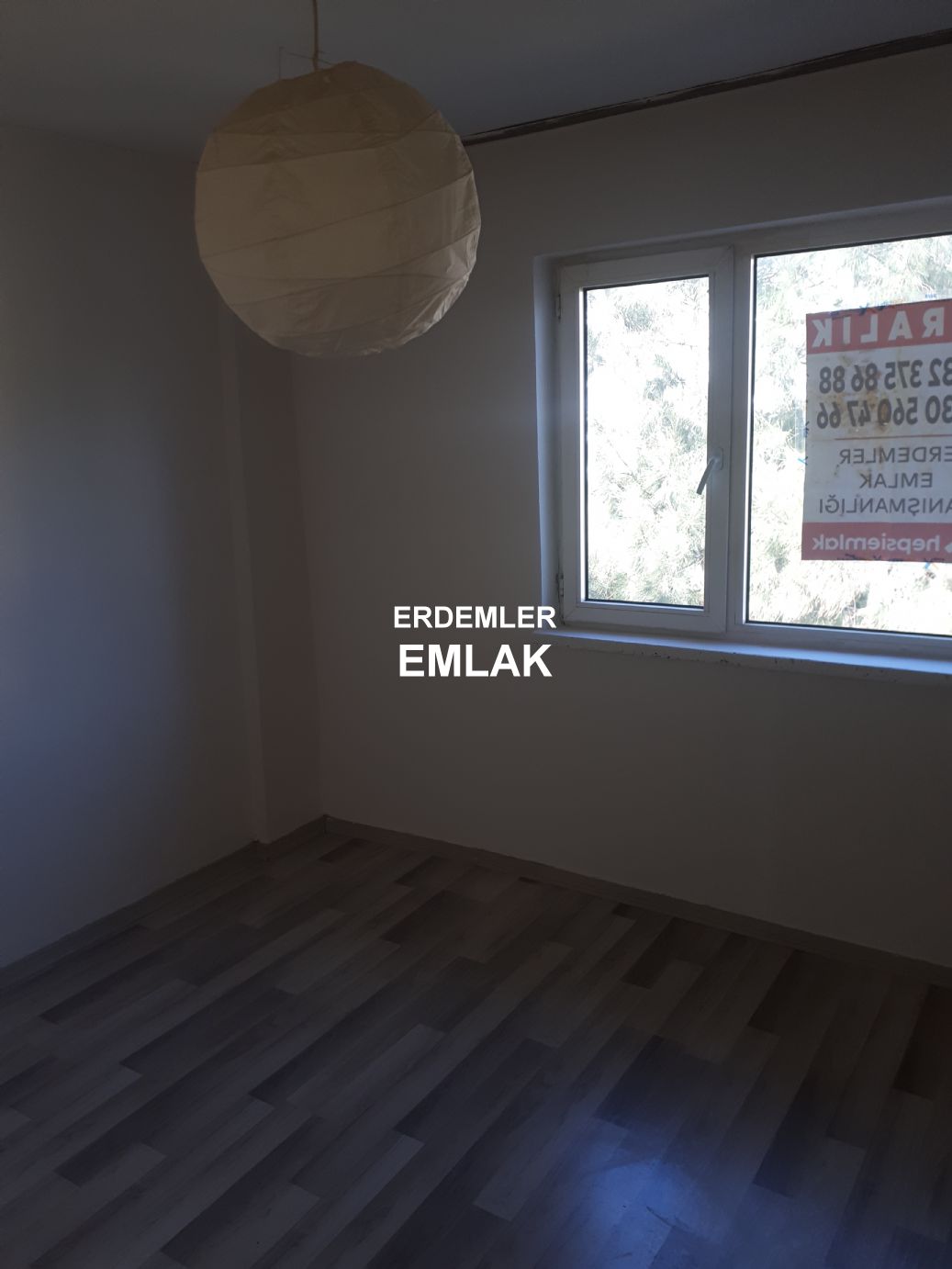 ERDEMLERDEN EVKA 3 MERKEZİNDE MANZARALI BAKIMLI PANJURLU DAİRE