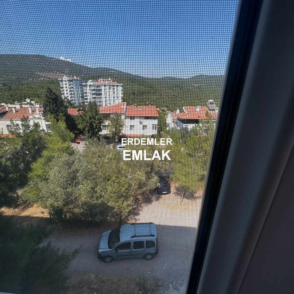 ERDEMLERDEN EVKA 3 ÜN MERKEZİNDE ARA KAT BAKIMLI MANZARALI