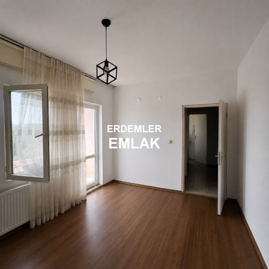 ERDEMLERDEN EVKA 3 ÜN MERKEZİNDE ARA KAT BAKIMLI MANZARALI