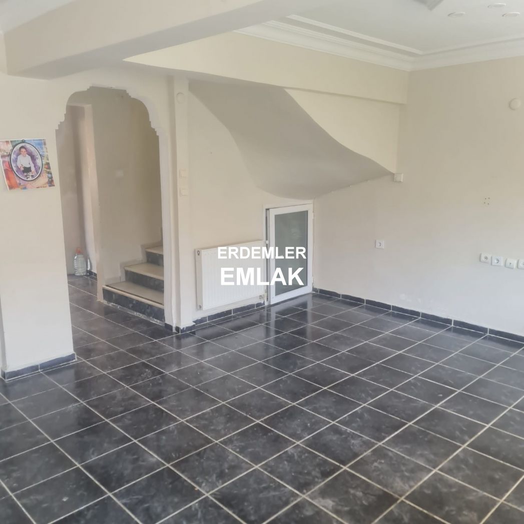 ERDEMLERDEN SARAYKENT 2 DE DUBLEK BAHÇELİ BAKIMLI DAIRE