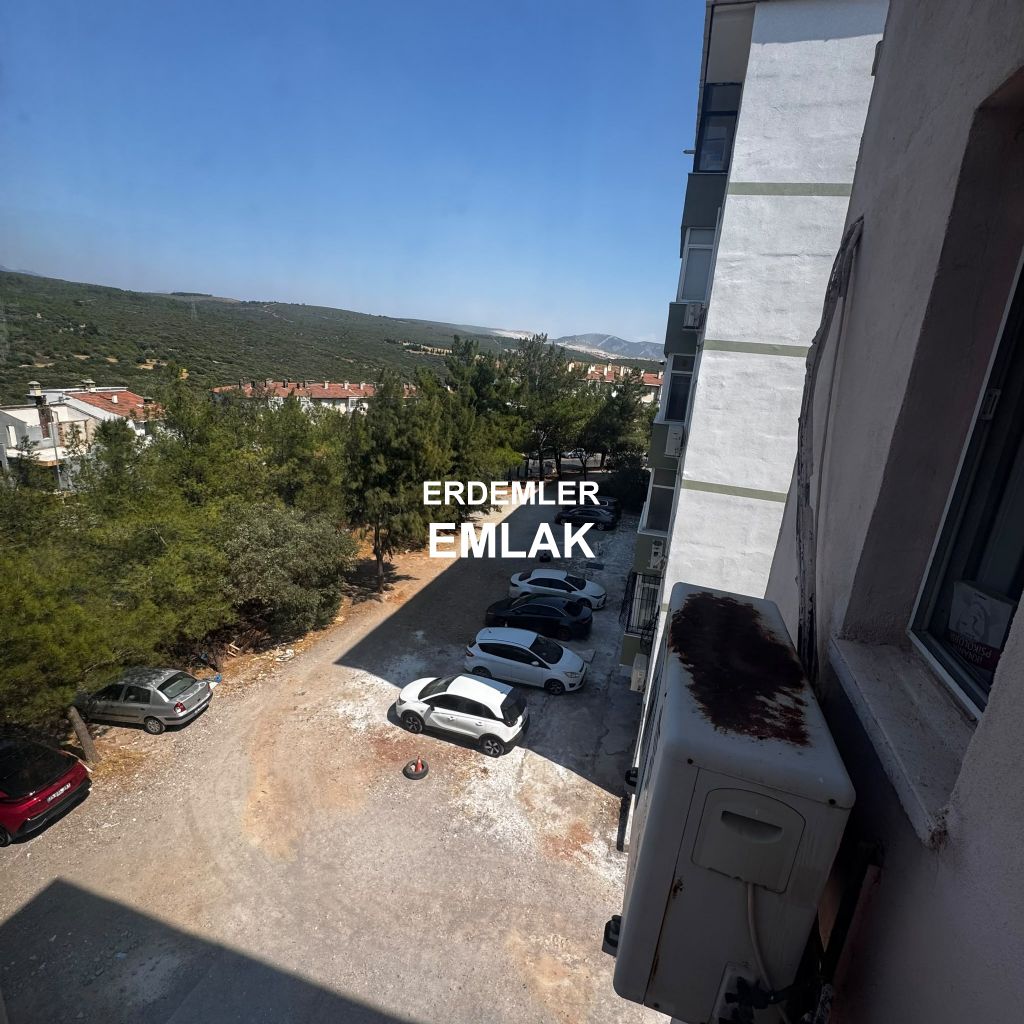 ERDEMLERDEN EVKA 3 ÜN MERKEZİNDE ARA KAT BAKIMLI MANZARALI