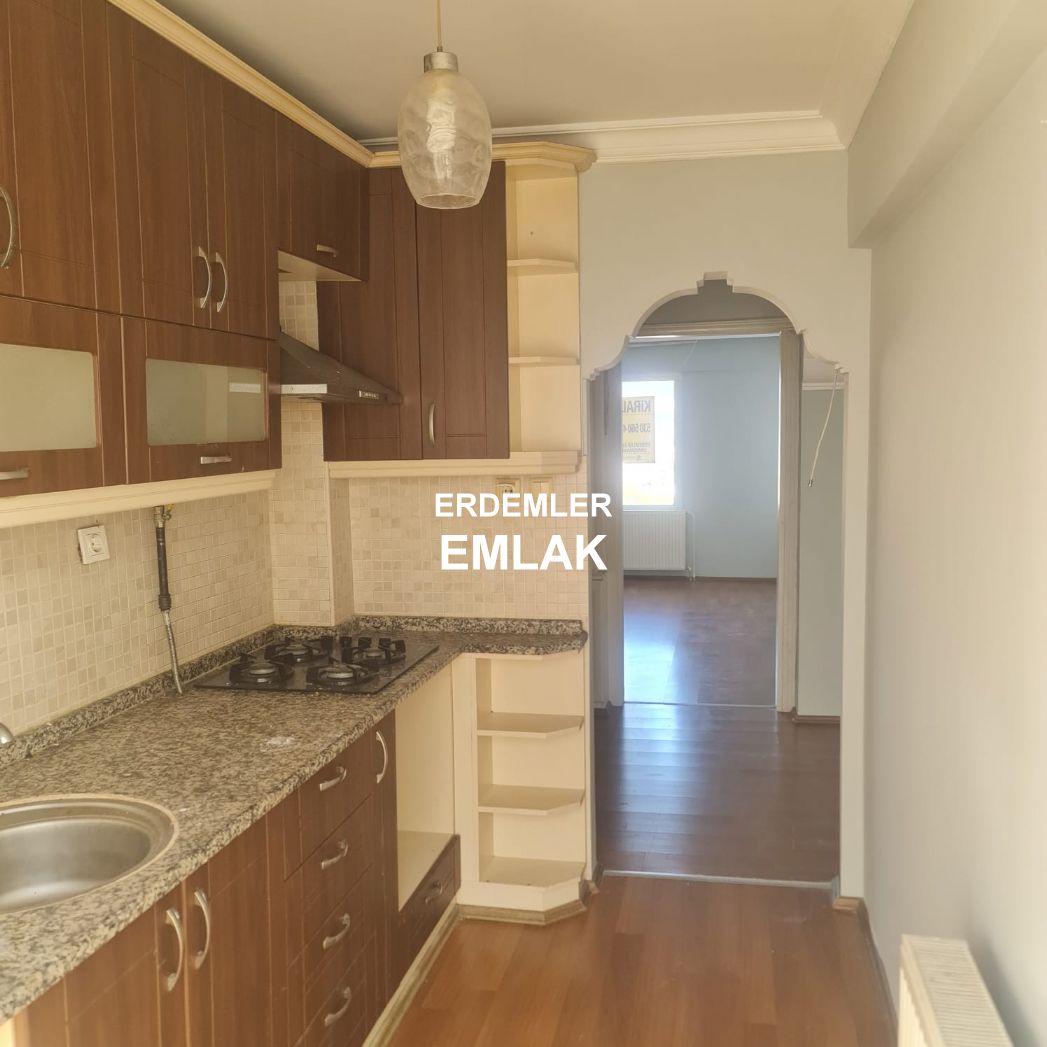ERDEMLERDEN EVKA 3 DE SATILIK DAİRE MANZARALI BAKIMLI