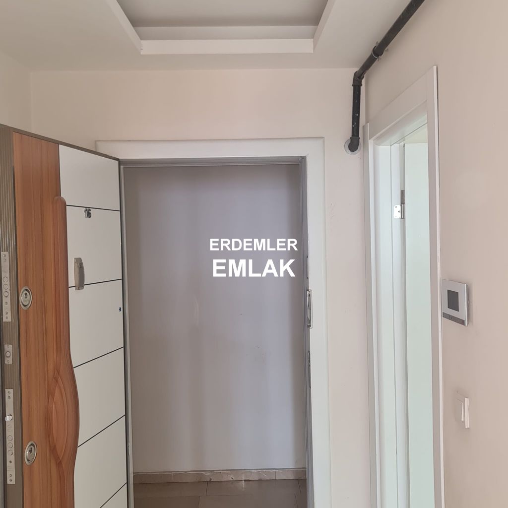 ERDEMLERDEN BAYRAKLI GÜMÜŞPALADA DENİZ MANZARLI ASNSÖRLÜ 2+1