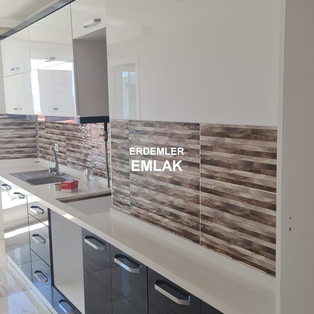 ERDEMLERDEN BAYRAKLI GÜMÜŞPALADA DENİZ MANZARLI ASNSÖRLÜ 2+1