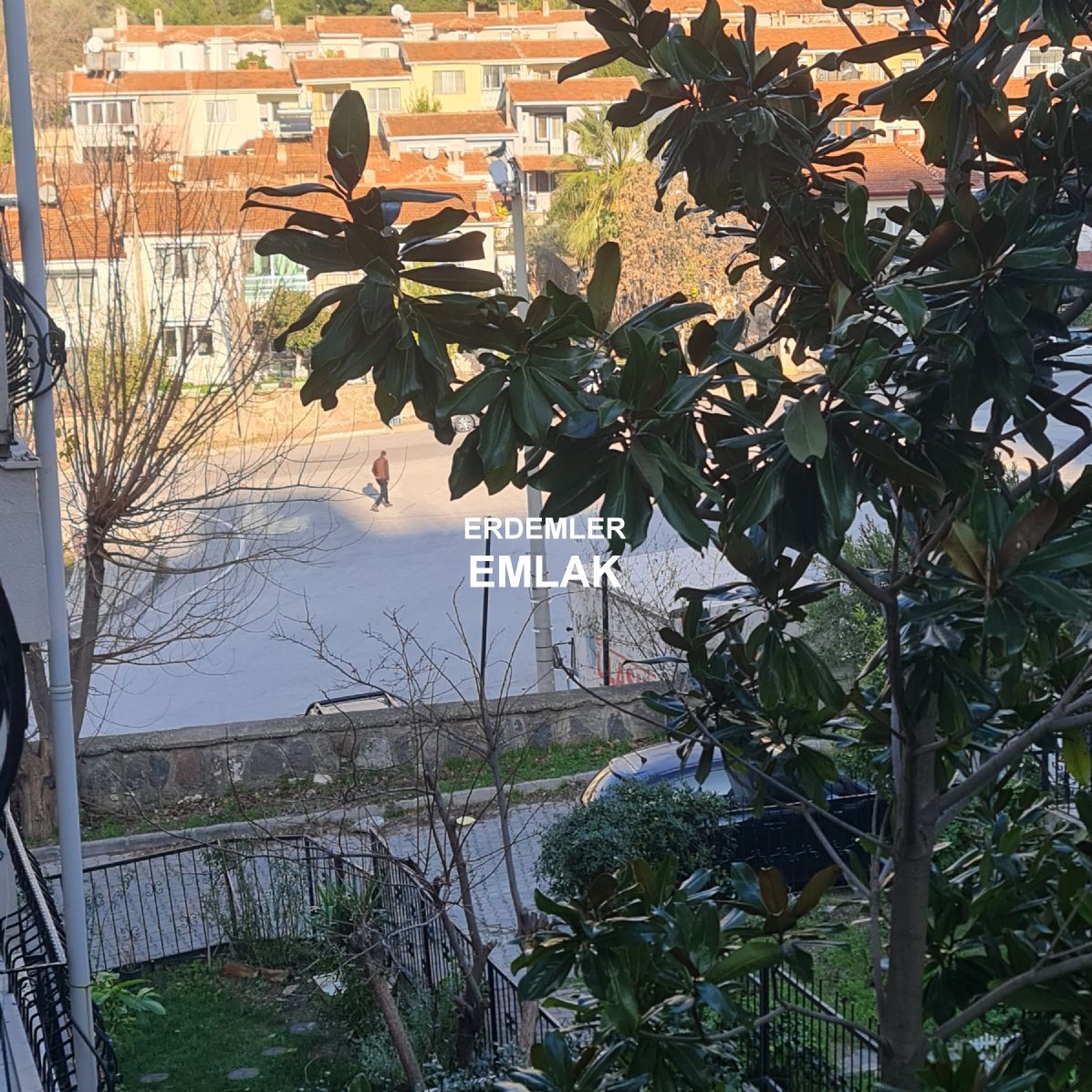 ERDEMLERDEN SARAYKENT 6 DA MUSTAKİL BAHÇELI 4 ODA 1 SALON DAİRE