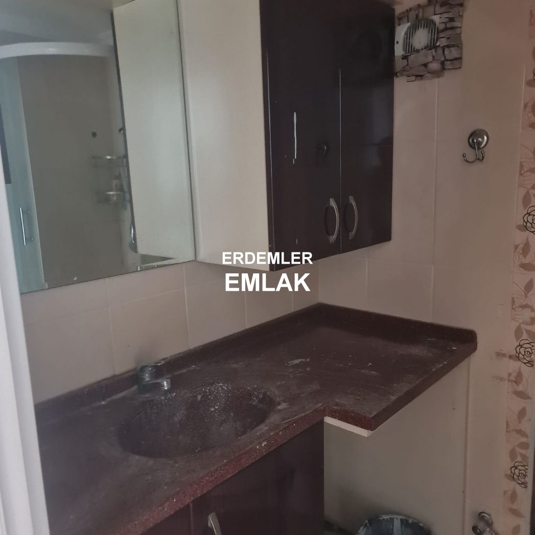 ERDEMLERDEN EVKA 3 DE SATILIK DAİRE MANZARALI BAKIMLI