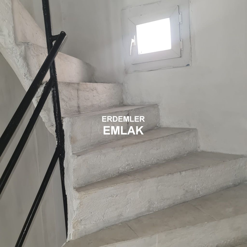 ERDEMLERDEN SARAYKENT 6 DA MUSTAKİL BAHÇELI 4 ODA 1 SALON DAİRE