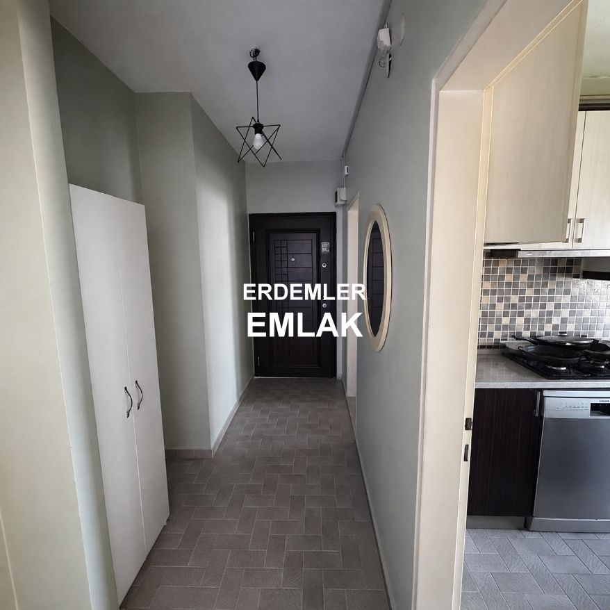 ERDEMLERDEN EVKA 3 ÜN MERKEZİNDE ARA KAT BAKIMLI MANZARALI