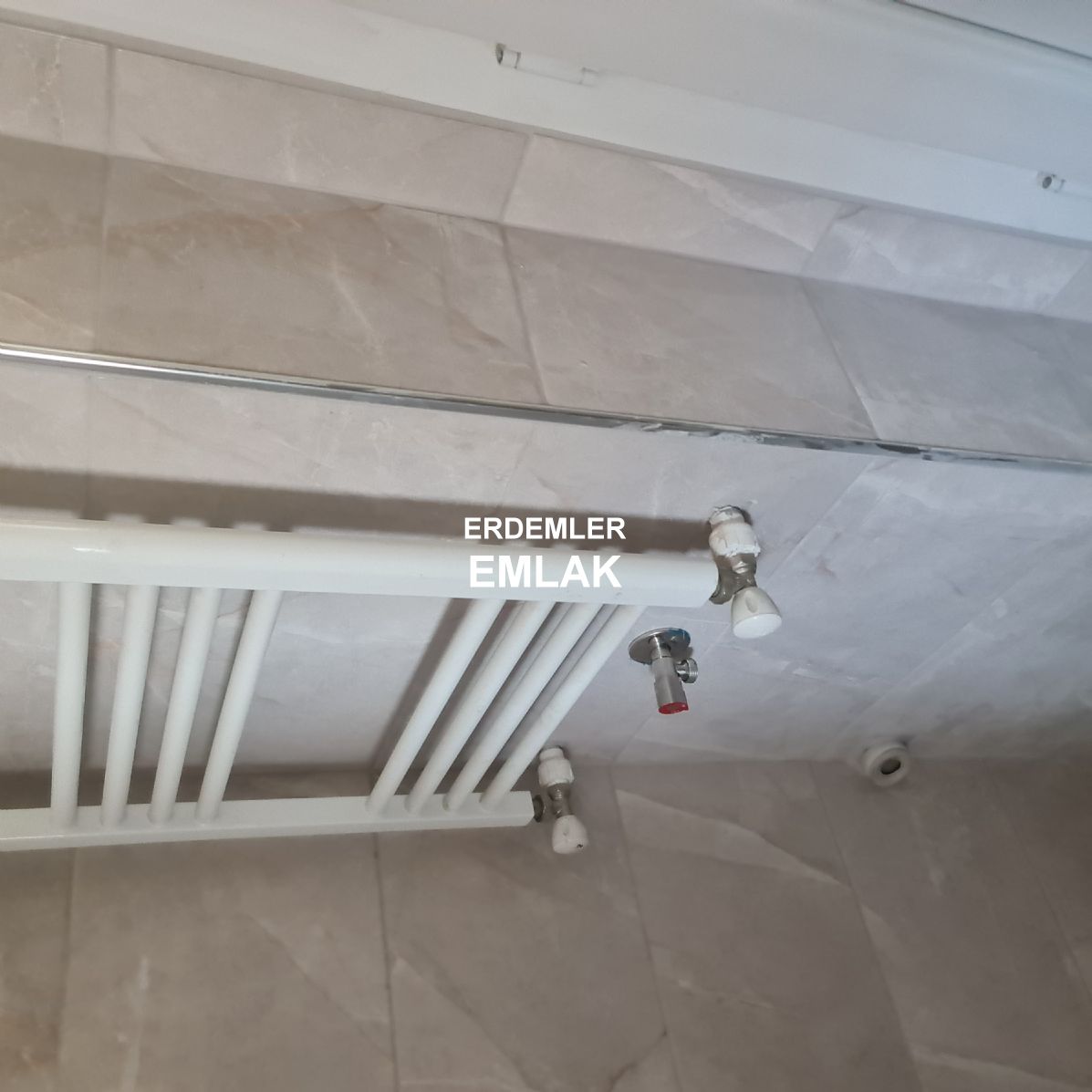 ERDEMLERDEN EVKA 3 DE ARA KAT BAKIMLI MANZARALI DOGALGAZLI DAİRE