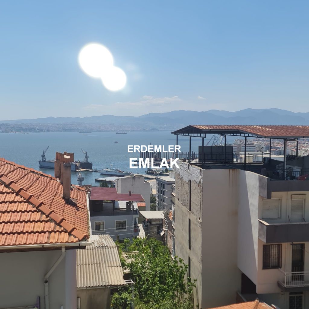 ERDEMLERDEN BAYRAKLI GÜMÜŞPALADA DENİZ MANZARLI ASNSÖRLÜ 2+1