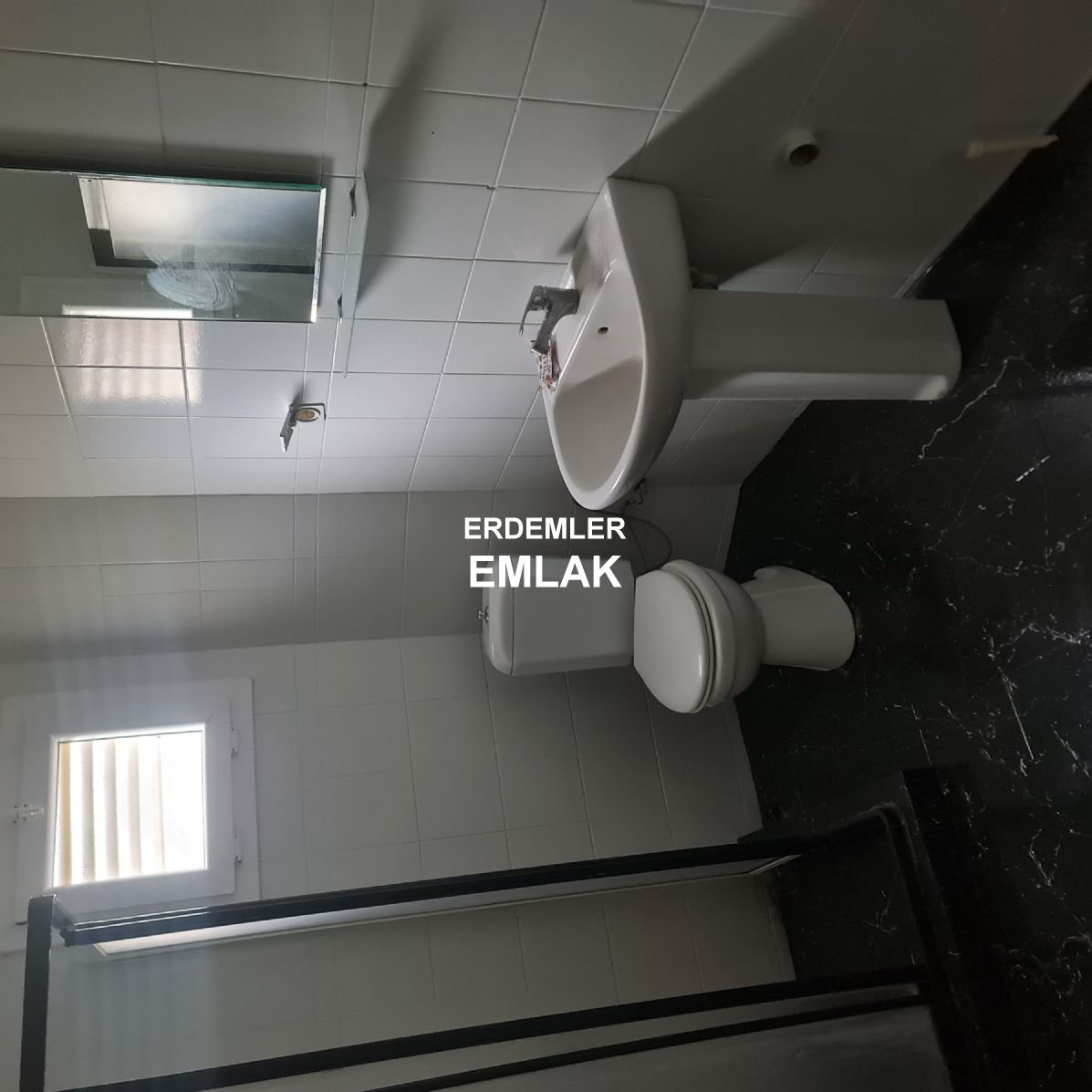ERDEMLERDEN EVKA 3 MERKEZİNDE MANZARALI BAKIMLI ARA KAT DAİRE