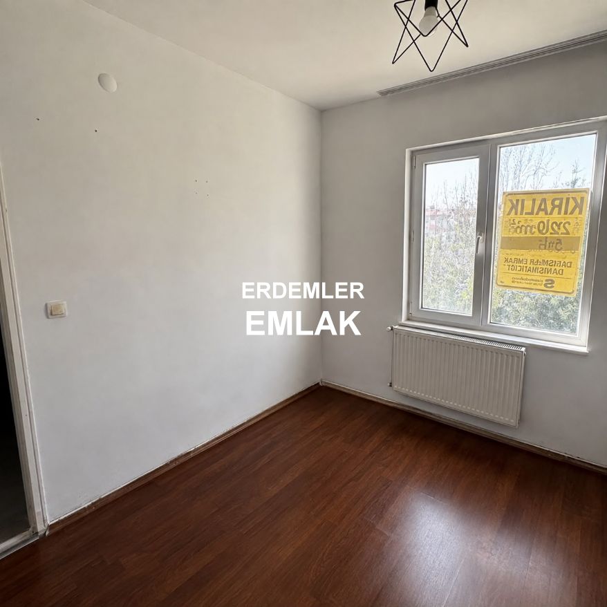 ERDEMLERDEN EVKA 3 ÜN MERKEZİNDE ARA KAT BAKIMLI MANZARALI