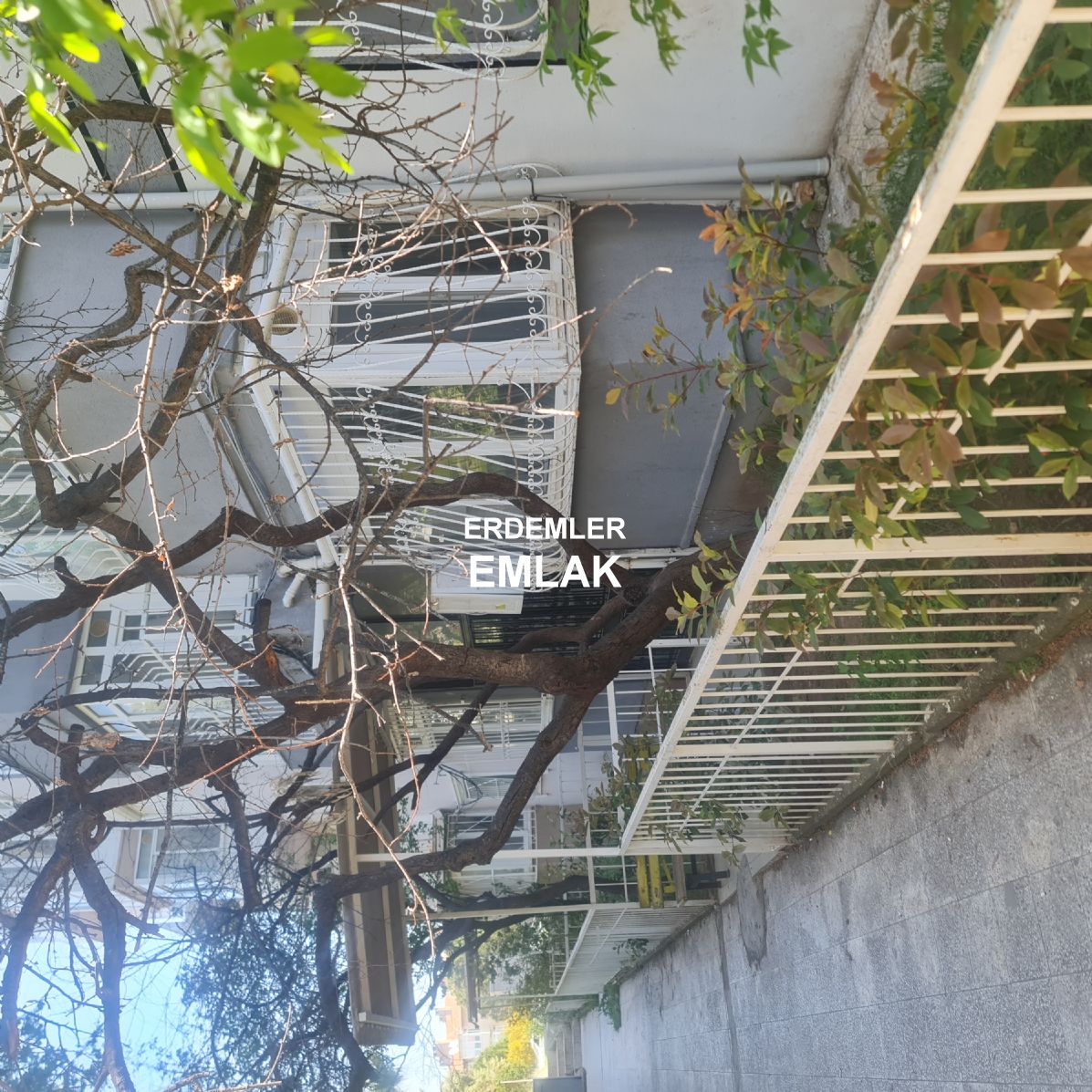 ERDEMLERDEN EVKA 3 DE GİRİŞ KAT 2 ODA 1 SALON