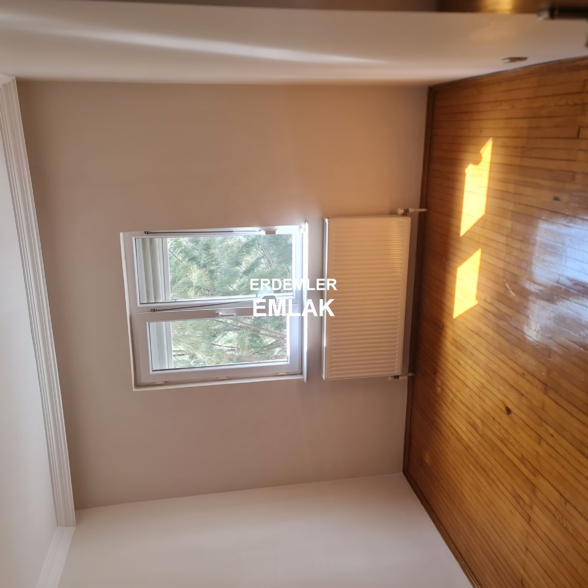 ERDEMLERDEN EVKA 3 MERKEZİNDE MANZARALI BAKIMLI ARA KAT DAİRE