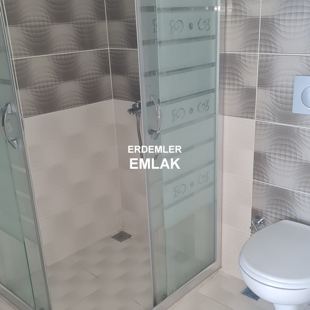 ERDEMLERDEN BAYRAKLI GÜMÜŞPALADA DENİZ MANZARLI ASNSÖRLÜ 2+1