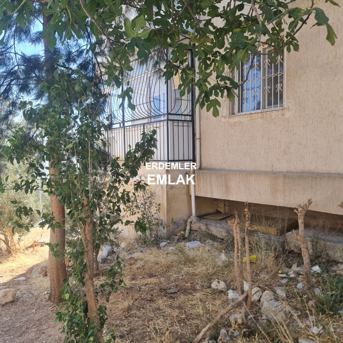 ERDEMLERDEN EVKA 3 DE GİRİŞ KAT 1 ODA 1 SALON ERDEMLERDEN EVKA 3 DE GİRİŞ KAT 1 ODA 1 SALON