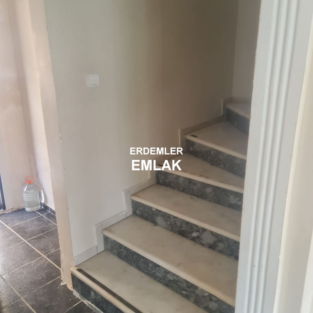 ERDEMLERDEN SARAYKENT 2 DE DUBLEK BAHÇELİ BAKIMLI DAIRE