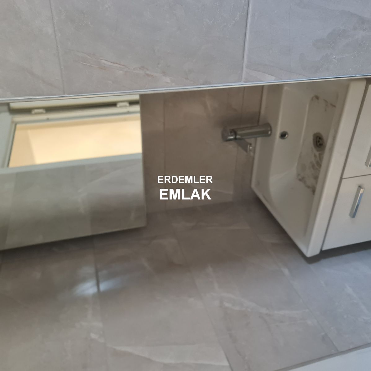 ERDEMLERDEN EVKA 3 DE ARA KAT BAKIMLI MANZARALI DOGALGAZLI DAİRE
