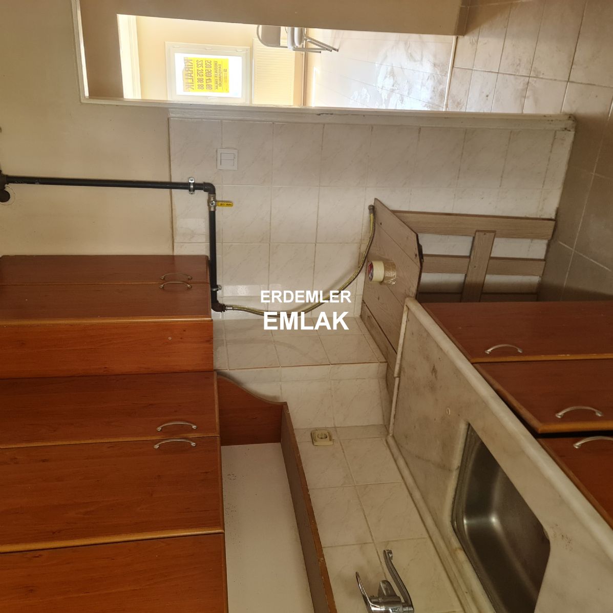 ERDEMLERDEN EVKA 3 DE ARA KAT BAKIMLI MANZARALI DOGALGAZLI DAİRE