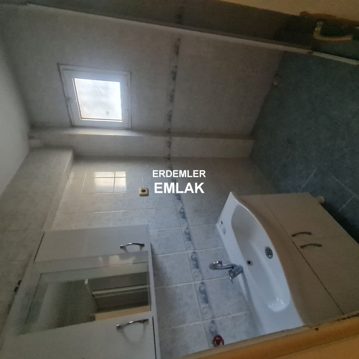 ERDEMLERDEN EVKA 3 DE GİRİŞ KAT 2 ODA 1 SALON