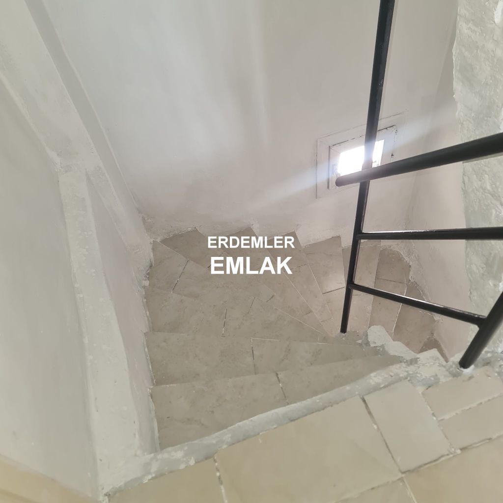 ERDEMLERDEN SARAYKENT 6 DA MUSTAKİL BAHÇELI 4 ODA 1 SALON DAİRE