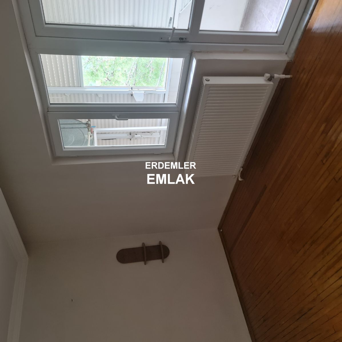 ERDEMLERDEN EVKA 3 MERKEZİNDE MANZARALI BAKIMLI ARA KAT DAİRE