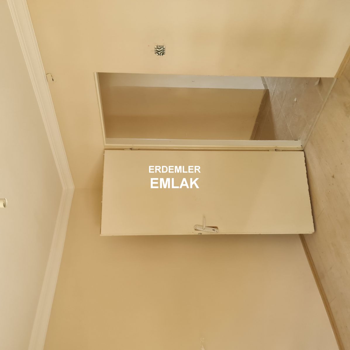 ERDEMLERDEN EVKA 3 DE ARA KAT BAKIMLI MANZARALI DOGALGAZLI DAİRE
