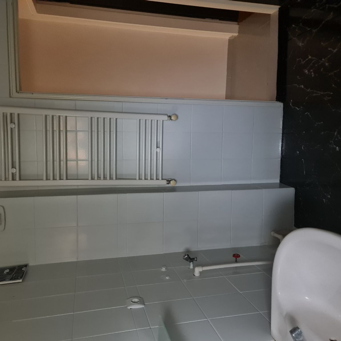 ERDEMLERDEN EVKA 3 MERKEZİNDE MANZARALI BAKIMLI ARA KAT DAİRE
