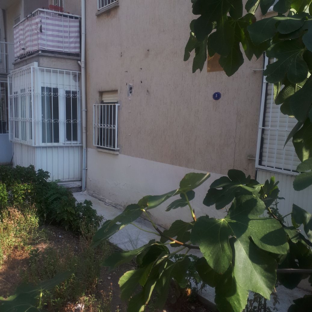 ERDEMLERDEN EVKA 3 DE EŞYALI 1 ODA 1 SALON YÜKSEK GİRİŞ