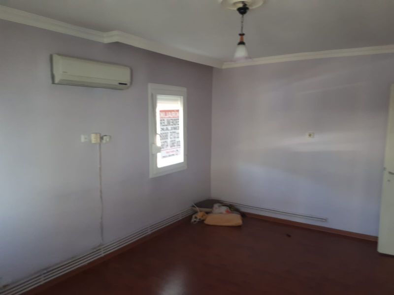 ERDEMLERDEN EVKA 3 DE MERKAZİ YERDE BAKIMLI MANZARALI ARA KAT 1+1 DAİRE