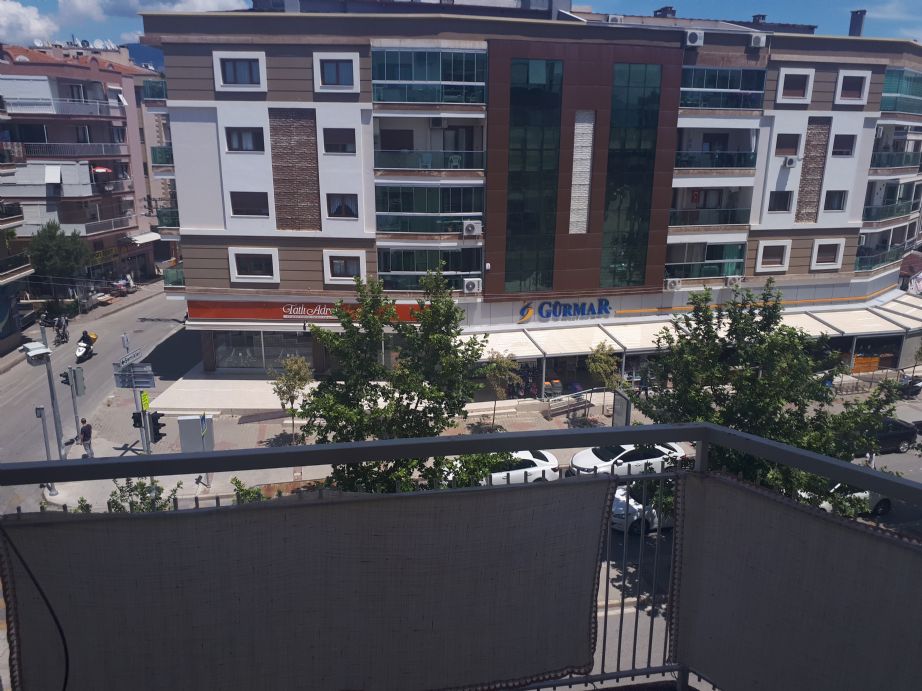 ERDEMLERDEN KARŞIYAKA ŞEMİKLERDE ORDU BULVARINDA ARA KAT DAİRE ERDEMLERDEN KARŞIYAKA ŞEMİKLERDE ORDU BULVARINDA ARA KAT DAİRE
